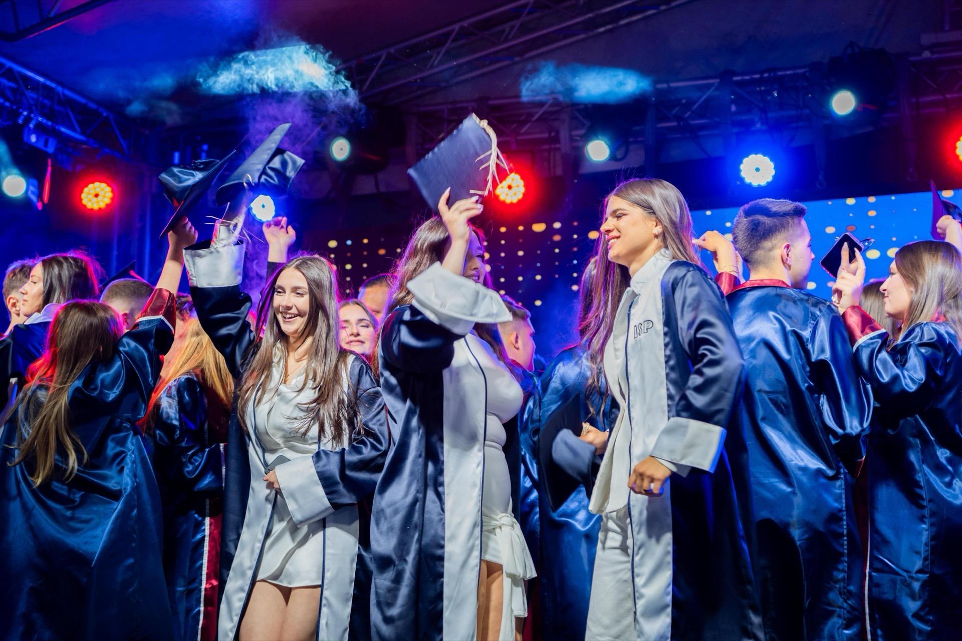 Ceremonia de grado con sonido profesional en un colegio de Bogotá — La Rumbería